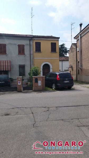 Centralissima porzione di casa con giardino a Copparo (Fe)