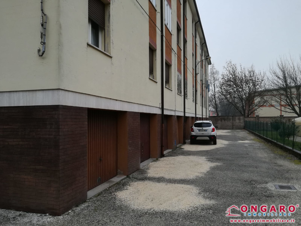 Centralissimo appartamento con garage a Copparo (Fe)
