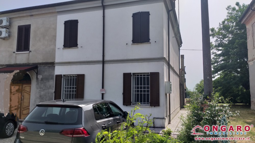 Ampia porzione di casa con garage a Fossalta di Copparo (Fe)