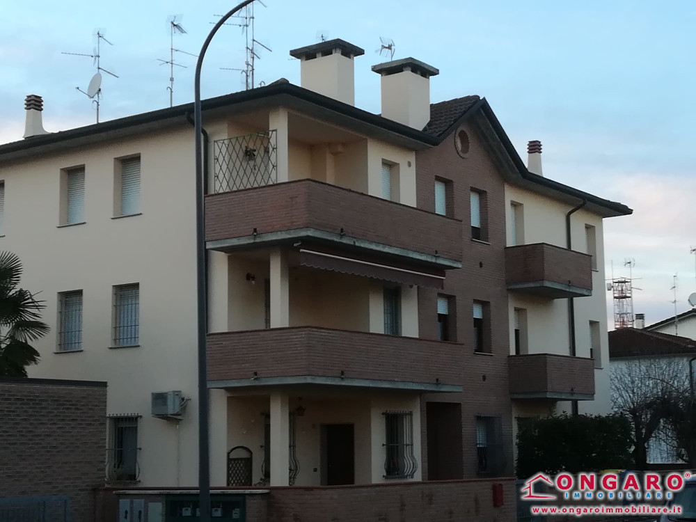 Centralissimo appartamento con garage a Copparo (Fe)