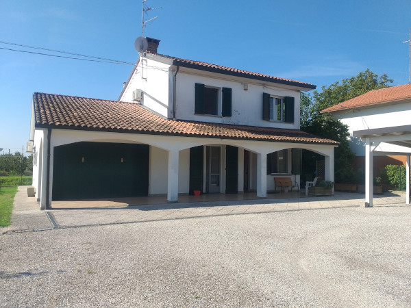 Bella casa indipendente con ampio scoperto a Tresignana (Fe) loc. Formignana
