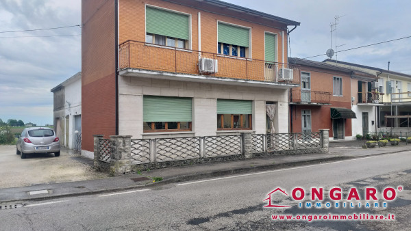 Proprietà immobiliare con due unità abitative a Copparo loc. Ambrogio