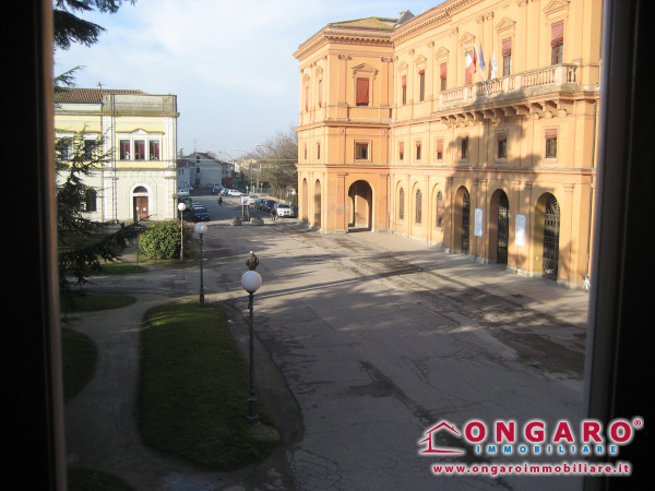 Ampio e centralissimo appartamento con garage a Copparo (Fe)